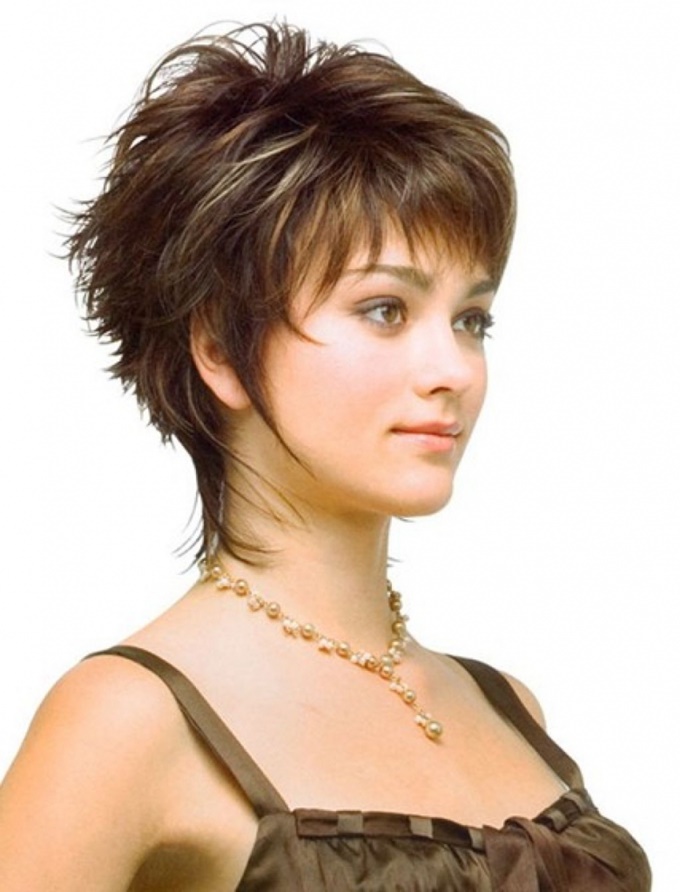 Каскад на короткие волосы: фото вариантов стрижки для разных типов внешности