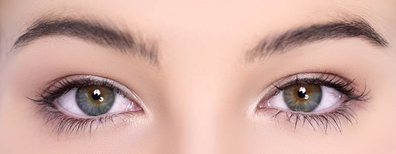Как правильно ухаживать за кожей глаз после 30