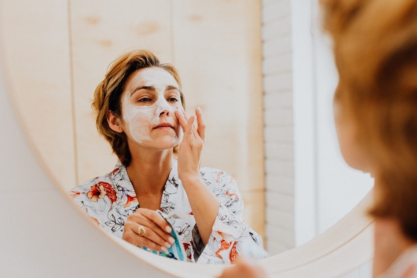Как правильно смывать макияж. 10 важных этапов